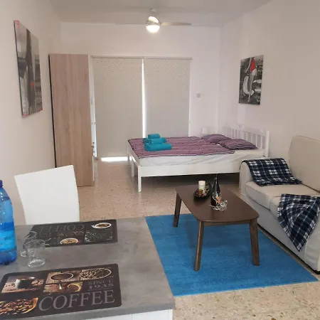 Premium Beach Studio Wh 12